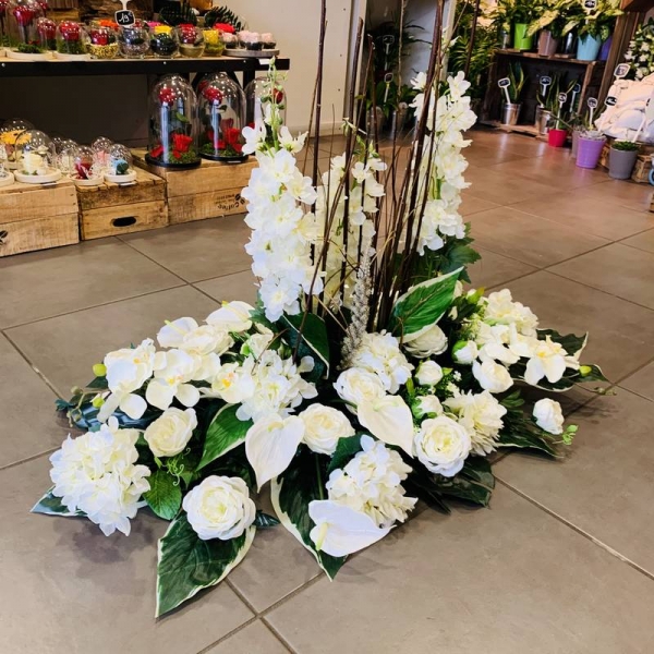 Couronne Funéraire Personnalisée Avec Chiffres Ou Lettres – Fleurs En Soie Artificielle – Dimensions 12x2 Pieds