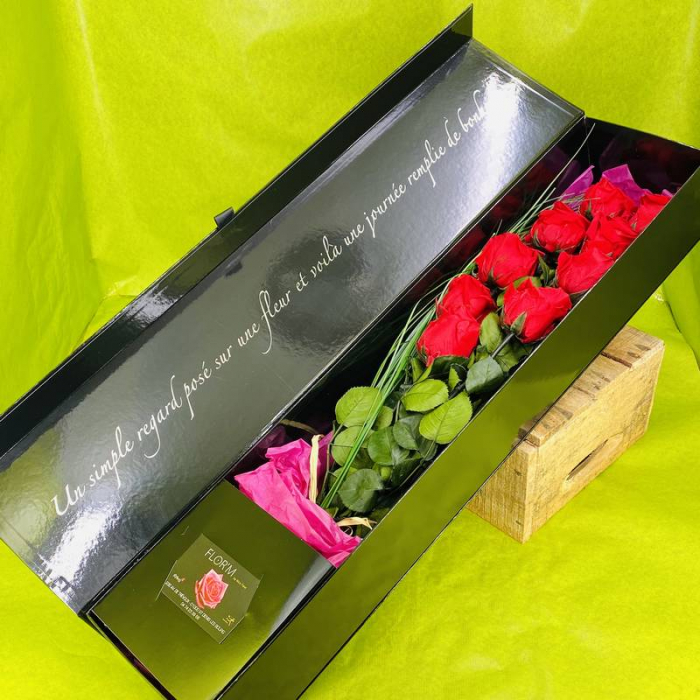 Box deluxe noire de 9 roses éternelles – Image 4